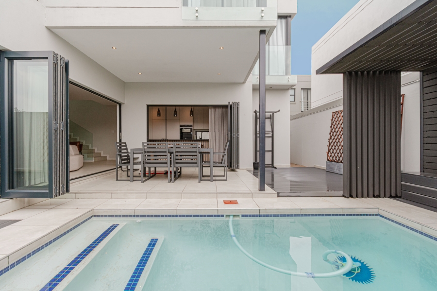 To Let 4 Bedroom Property for Rent in Lonehill Gauteng