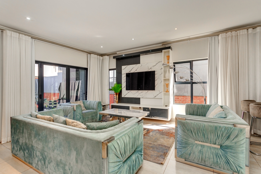 To Let 4 Bedroom Property for Rent in Bryanston Gauteng