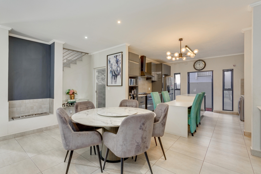 To Let 4 Bedroom Property for Rent in Bryanston Gauteng