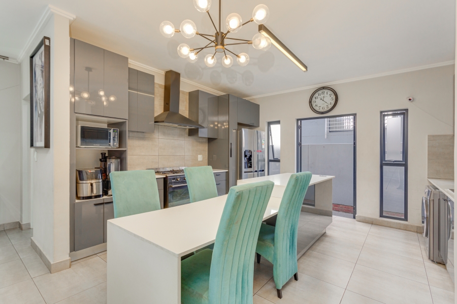 To Let 4 Bedroom Property for Rent in Bryanston Gauteng