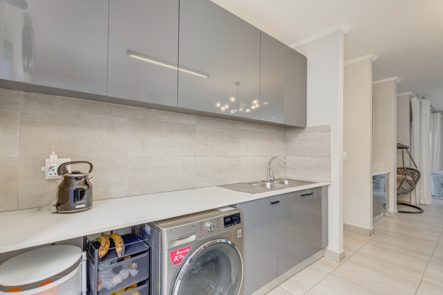 To Let 4 Bedroom Property for Rent in Bryanston Gauteng