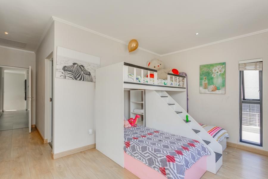 To Let 4 Bedroom Property for Rent in Bryanston Gauteng
