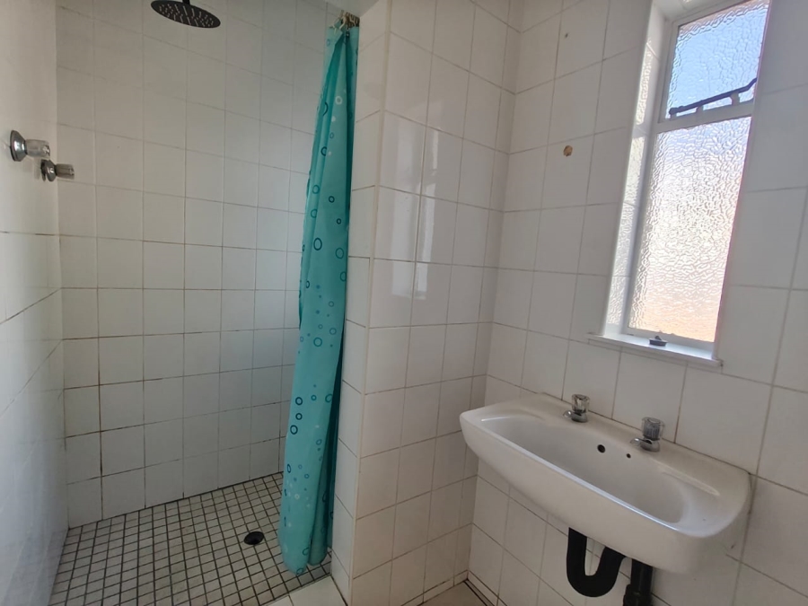 6 Bedroom Property for Sale in Brackenhurst Gauteng