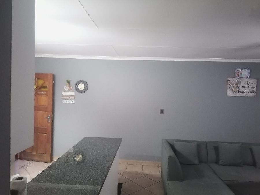 To Let 2 Bedroom Property for Rent in Helderkruin Gauteng