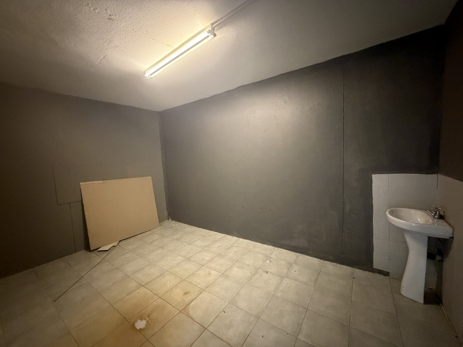 To Let Commercial Property for Rent in Laudium Gauteng
