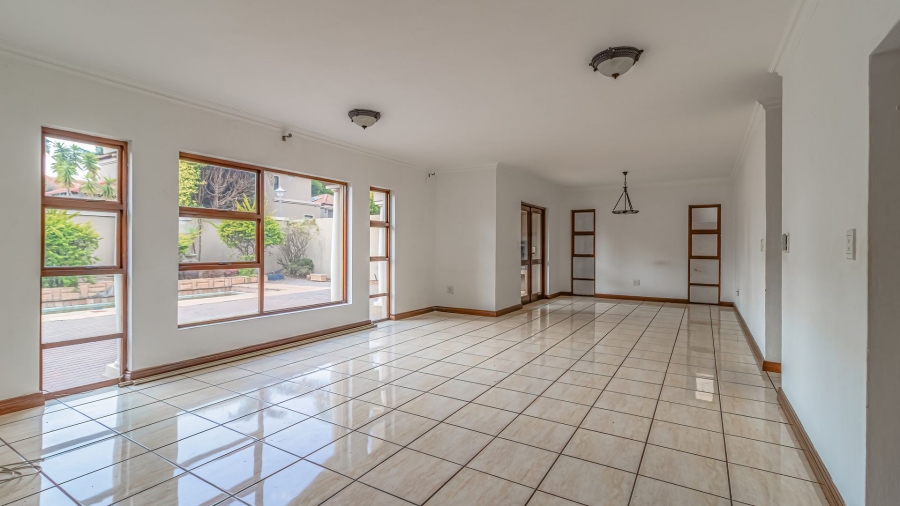 To Let 3 Bedroom Property for Rent in Douglasdale Gauteng