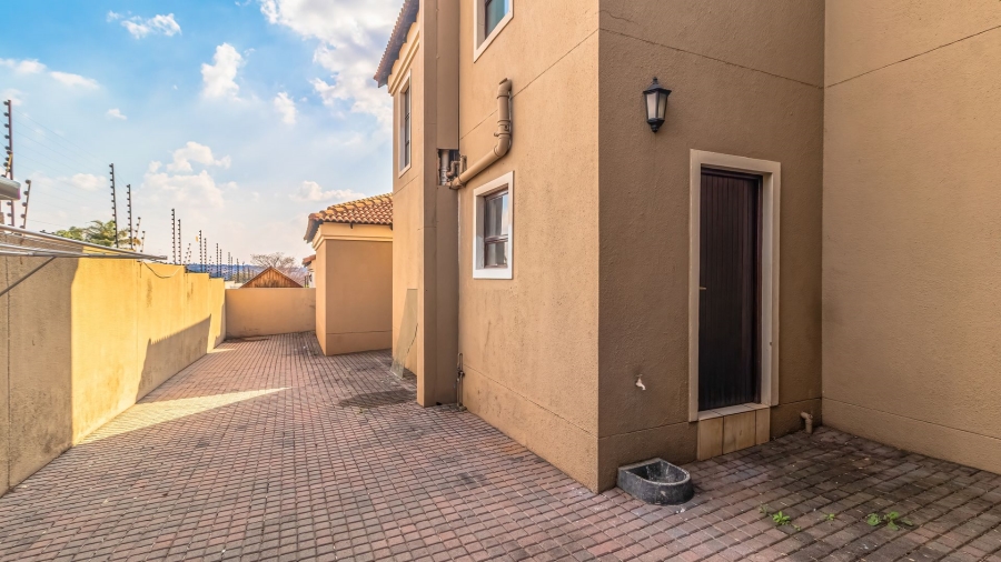 To Let 3 Bedroom Property for Rent in Douglasdale Gauteng