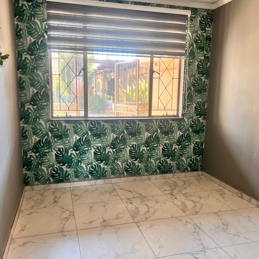To Let 4 Bedroom Property for Rent in Kibler Park Gauteng