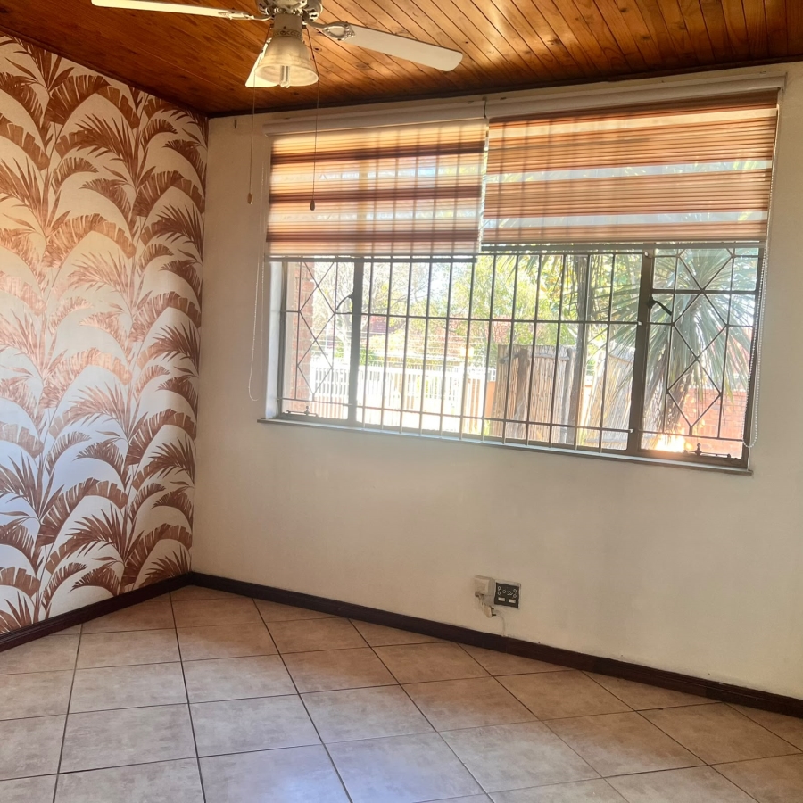 To Let 4 Bedroom Property for Rent in Kibler Park Gauteng