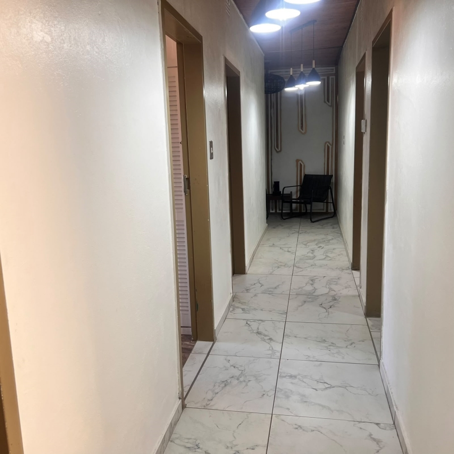 To Let 4 Bedroom Property for Rent in Kibler Park Gauteng