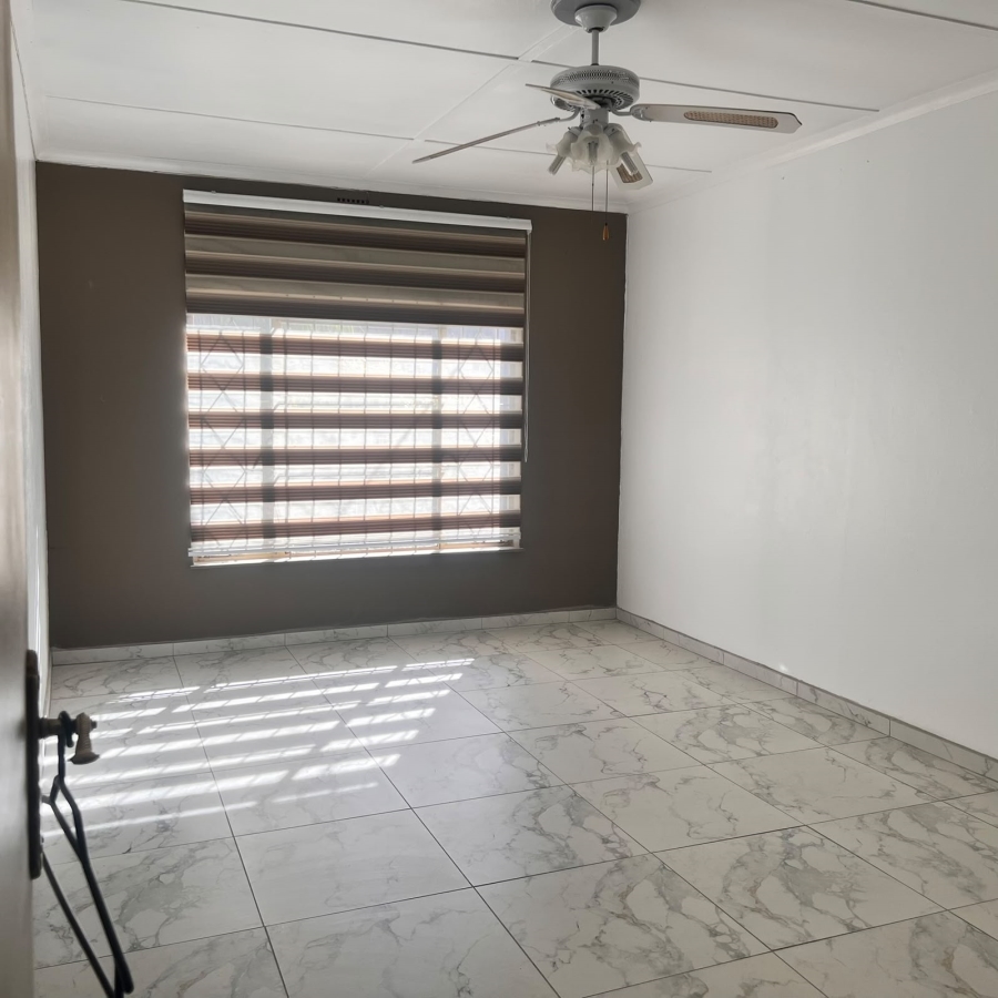 To Let 4 Bedroom Property for Rent in Kibler Park Gauteng