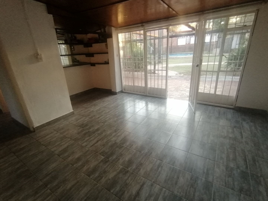 To Let 1 Bedroom Property for Rent in Parkhill Gardens Gauteng