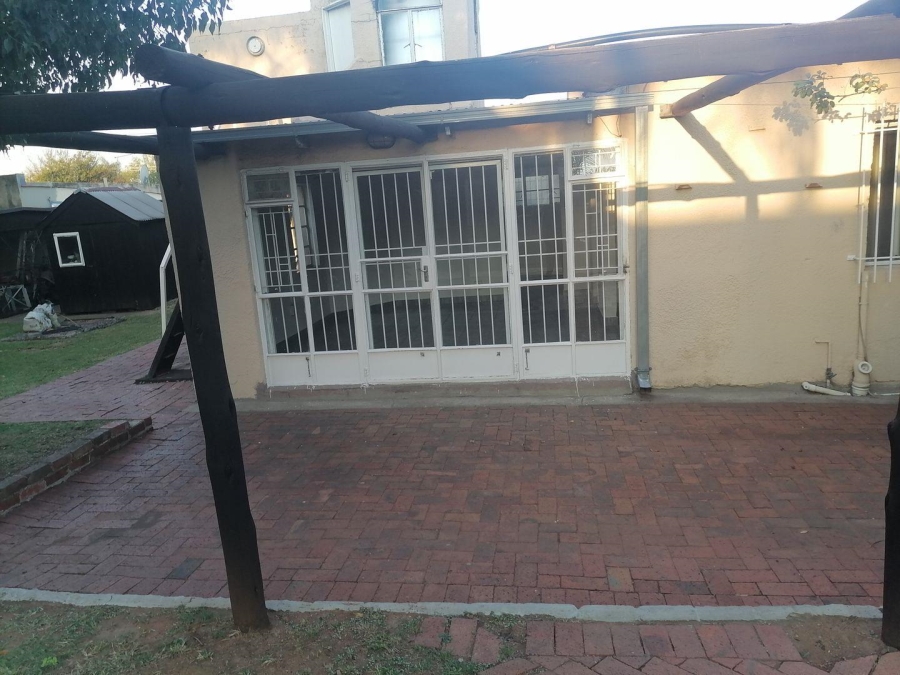 To Let 1 Bedroom Property for Rent in Parkhill Gardens Gauteng