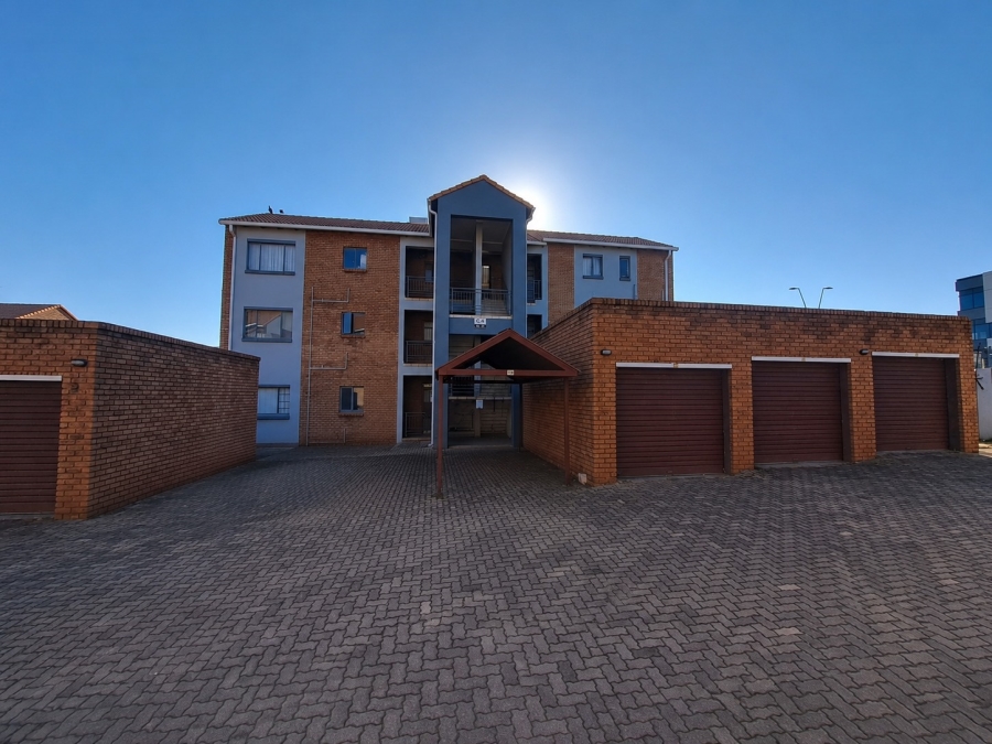 1 Bedroom Property for Sale in Vorna Valley Gauteng