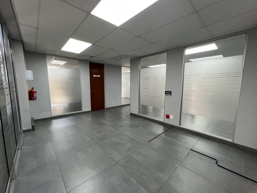 To Let Commercial Property for Rent in Vorna Valley Gauteng