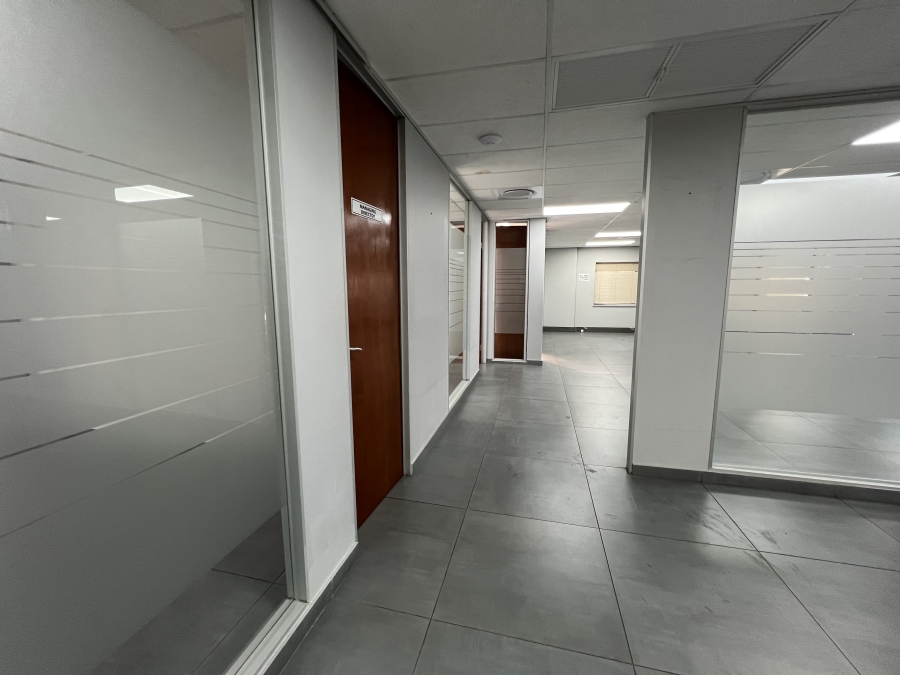 To Let Commercial Property for Rent in Vorna Valley Gauteng