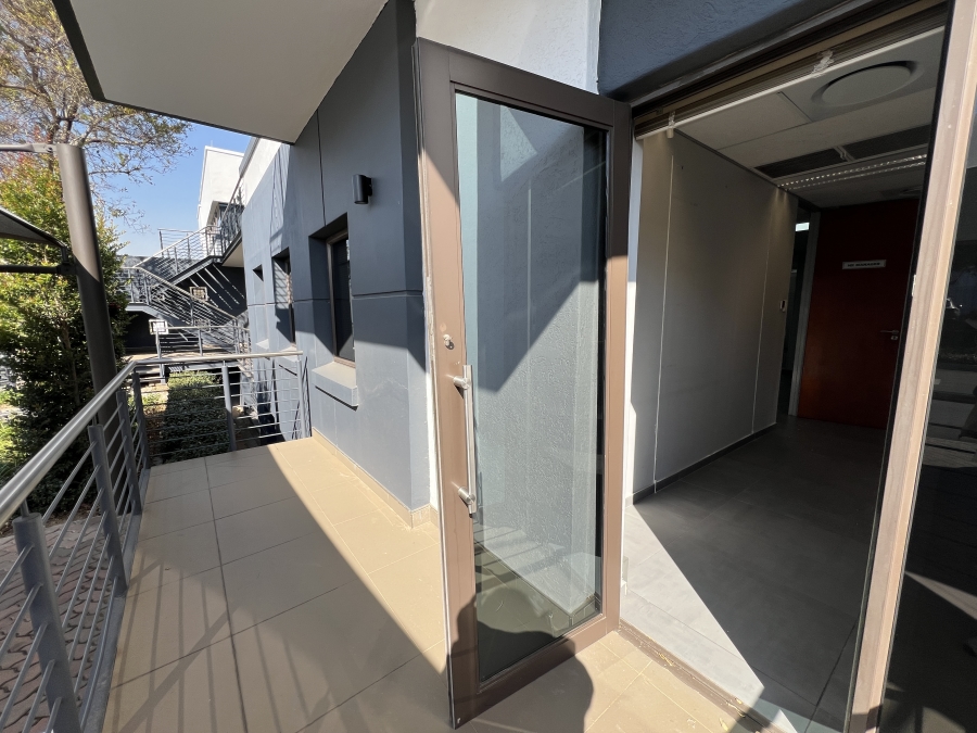 To Let Commercial Property for Rent in Vorna Valley Gauteng