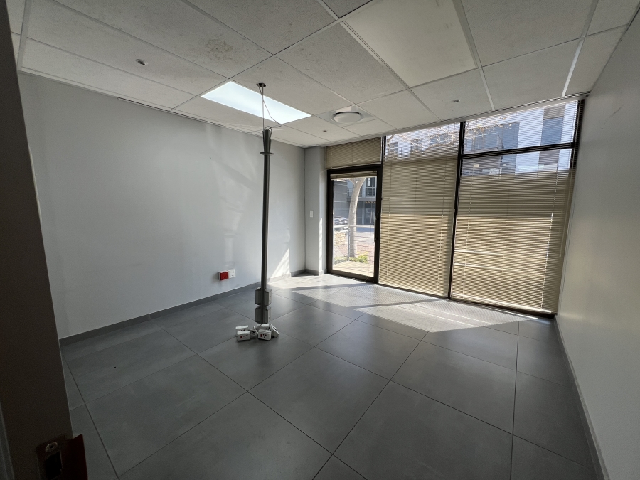 To Let Commercial Property for Rent in Vorna Valley Gauteng