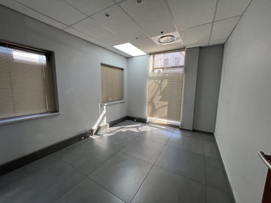 To Let Commercial Property for Rent in Vorna Valley Gauteng
