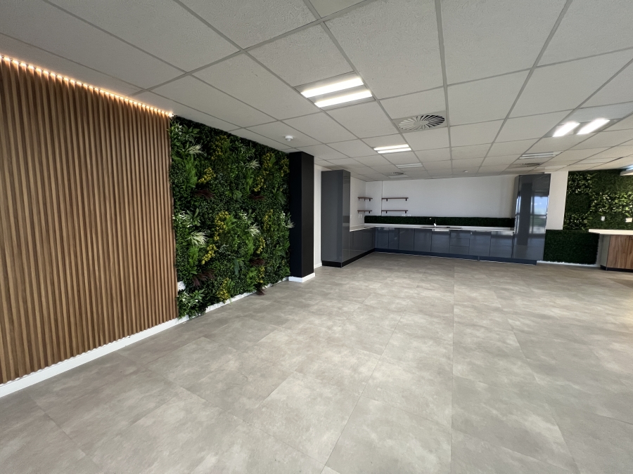 To Let Commercial Property for Rent in Vorna Valley Gauteng