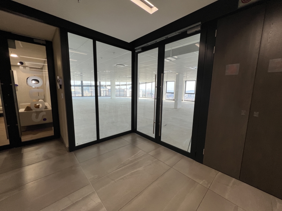 To Let Commercial Property for Rent in Vorna Valley Gauteng