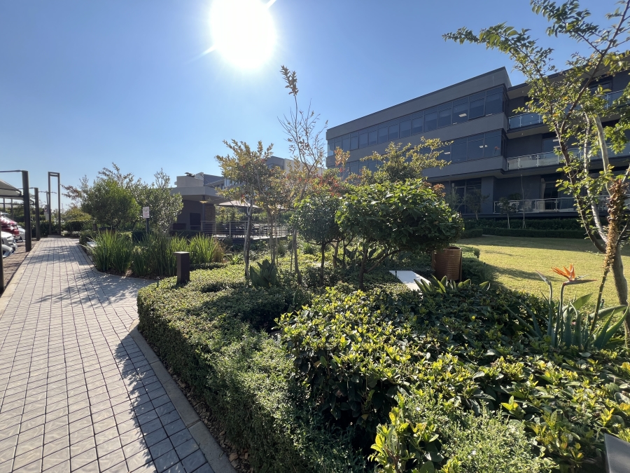 To Let Commercial Property for Rent in Vorna Valley Gauteng