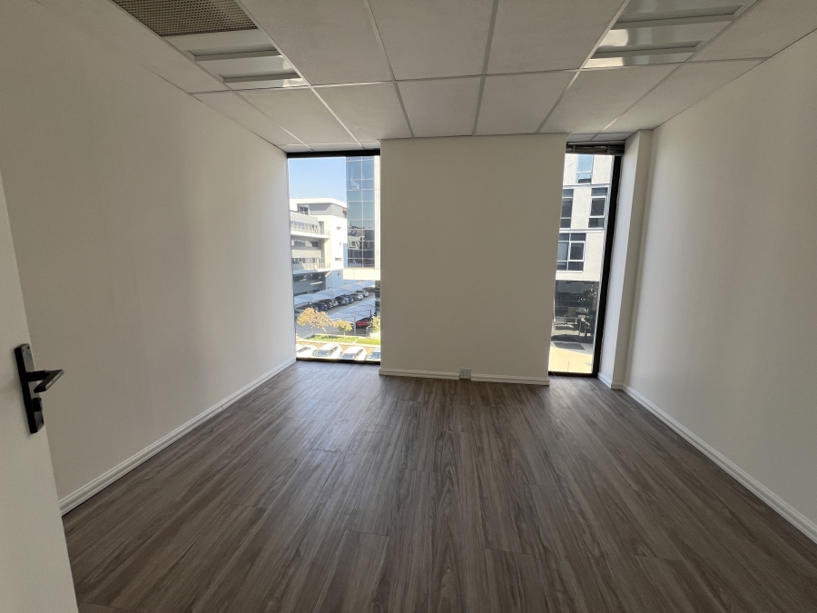 To Let Commercial Property for Rent in Vorna Valley Gauteng