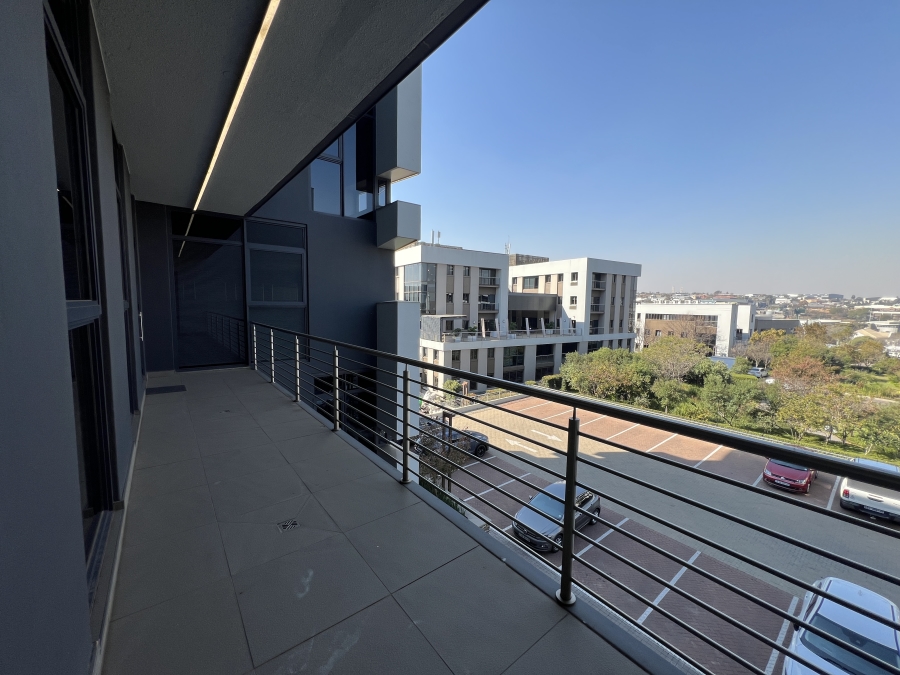 To Let Commercial Property for Rent in Vorna Valley Gauteng