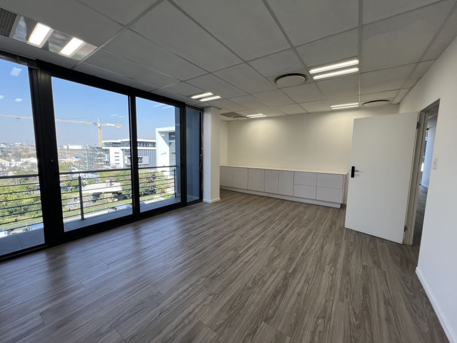 To Let Commercial Property for Rent in Vorna Valley Gauteng