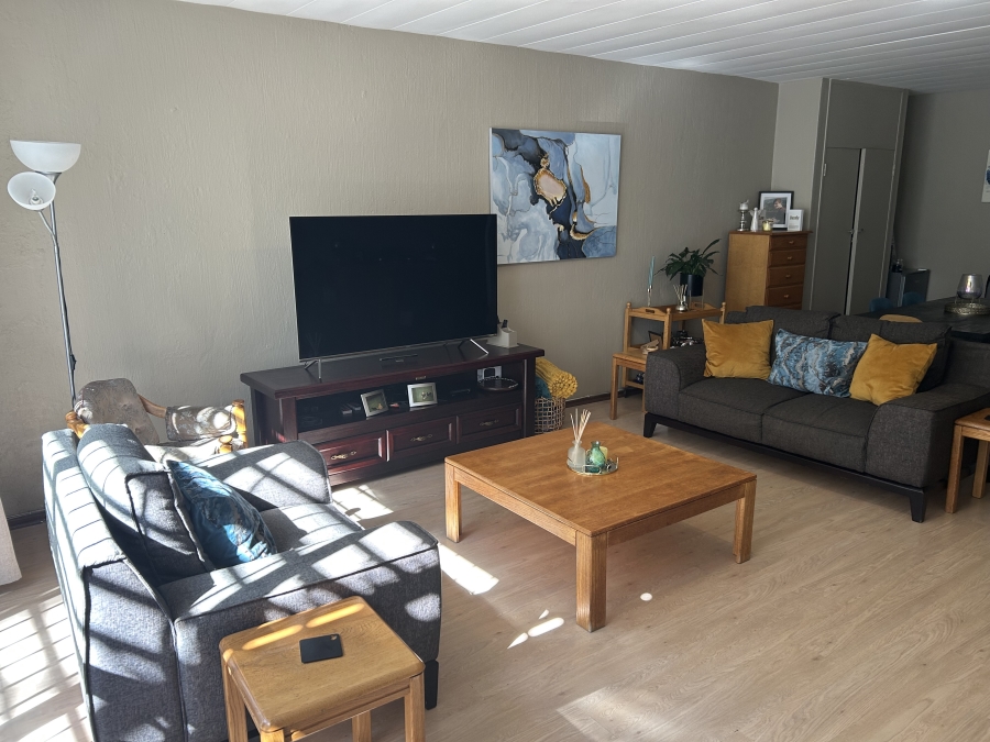 3 Bedroom Property for Sale in Faerie Glen Gauteng