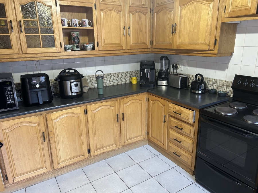 3 Bedroom Property for Sale in Faerie Glen Gauteng