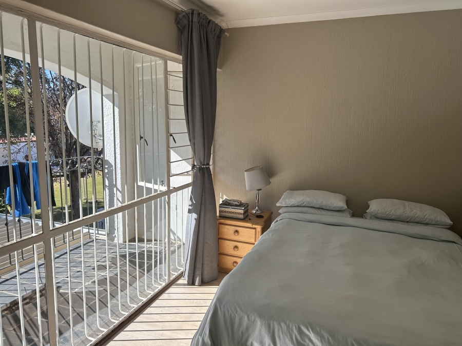 3 Bedroom Property for Sale in Faerie Glen Gauteng