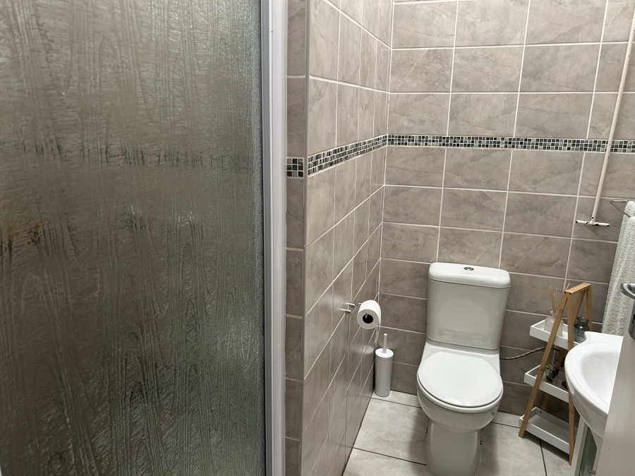 3 Bedroom Property for Sale in Faerie Glen Gauteng
