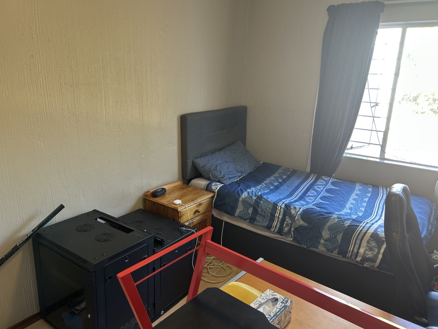 3 Bedroom Property for Sale in Faerie Glen Gauteng