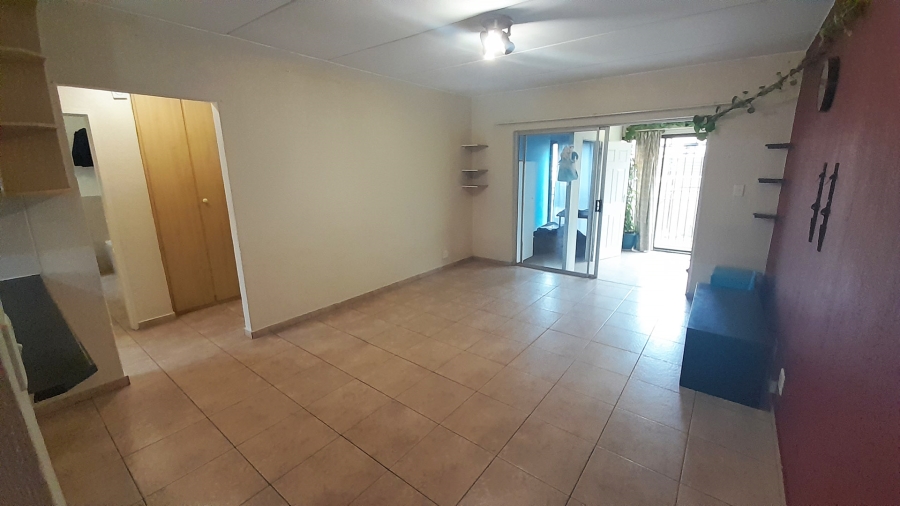 2 Bedroom Property for Sale in Vorna Valley Gauteng