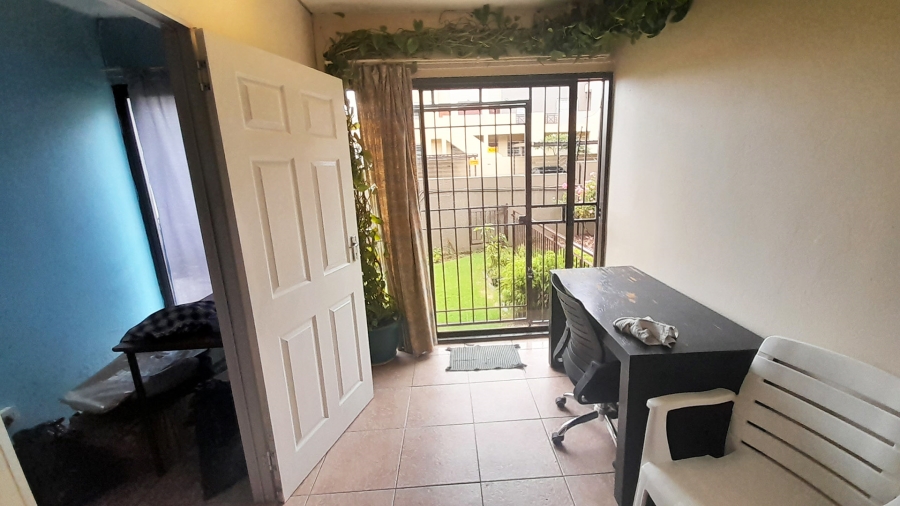 2 Bedroom Property for Sale in Vorna Valley Gauteng
