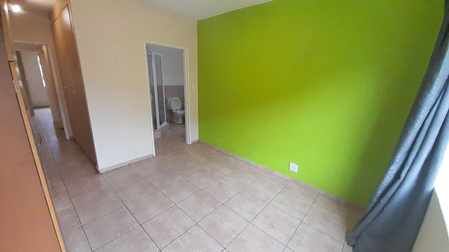 2 Bedroom Property for Sale in Vorna Valley Gauteng