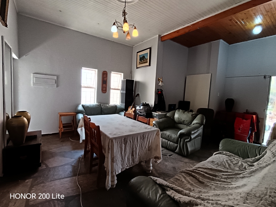 6 Bedroom Property for Sale in Olifantsfontein Gauteng