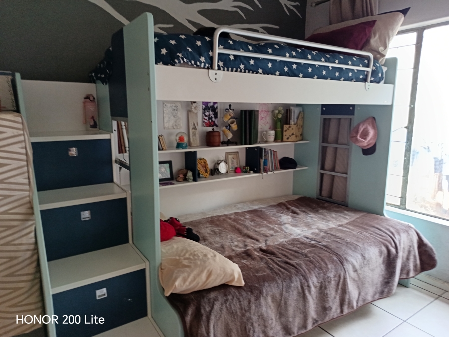 6 Bedroom Property for Sale in Olifantsfontein Gauteng