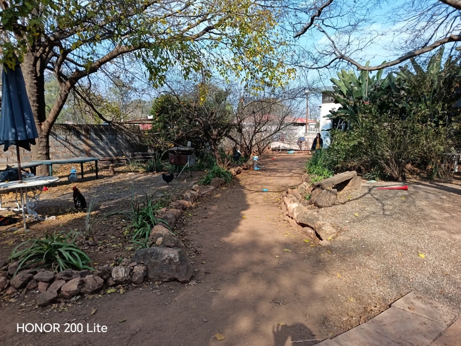 6 Bedroom Property for Sale in Olifantsfontein Gauteng