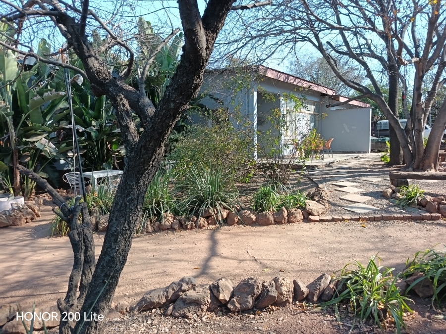 6 Bedroom Property for Sale in Olifantsfontein Gauteng