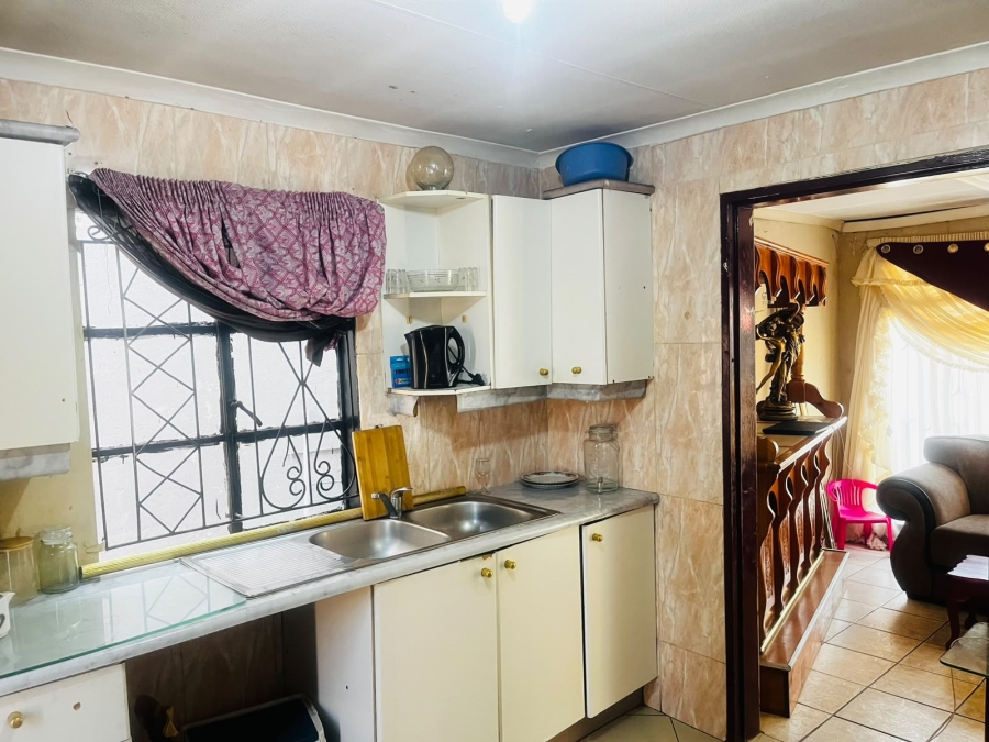 2 Bedroom Property for Sale in Daveyton Gauteng