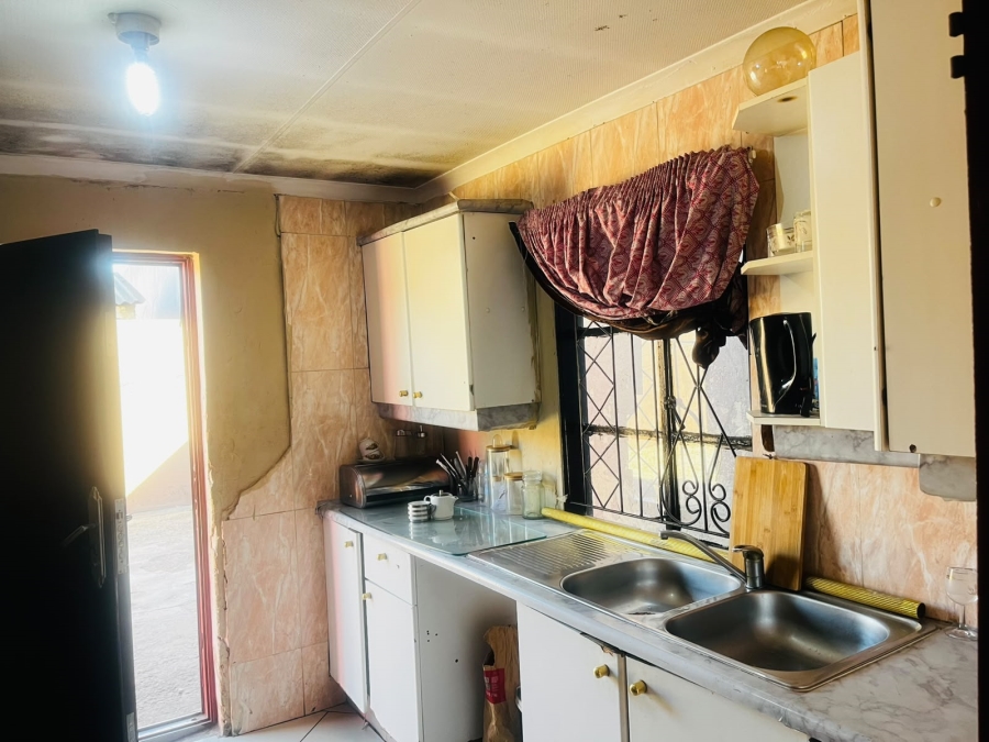 2 Bedroom Property for Sale in Daveyton Gauteng