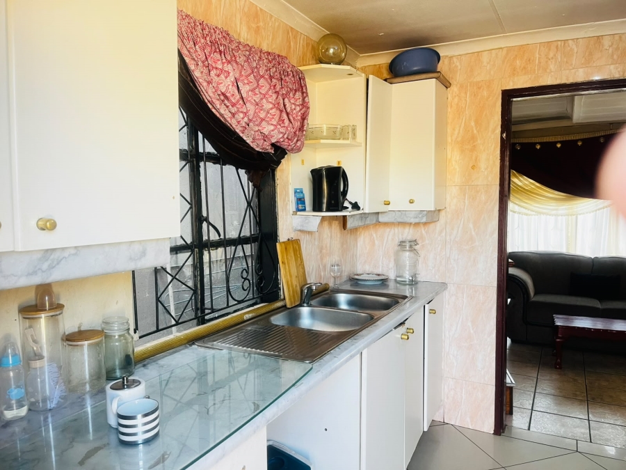 2 Bedroom Property for Sale in Daveyton Gauteng