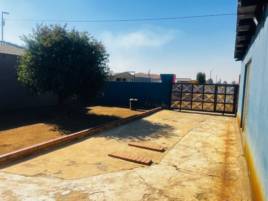 2 Bedroom Property for Sale in Daveyton Gauteng