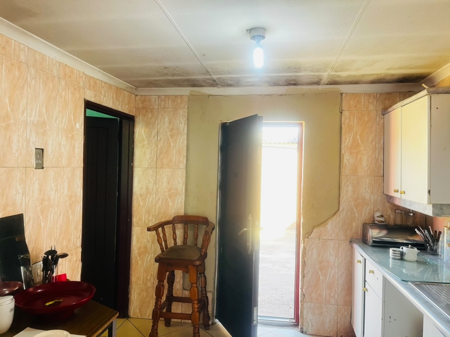 2 Bedroom Property for Sale in Daveyton Gauteng