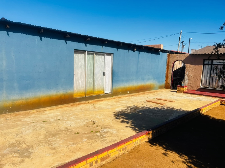 2 Bedroom Property for Sale in Daveyton Gauteng