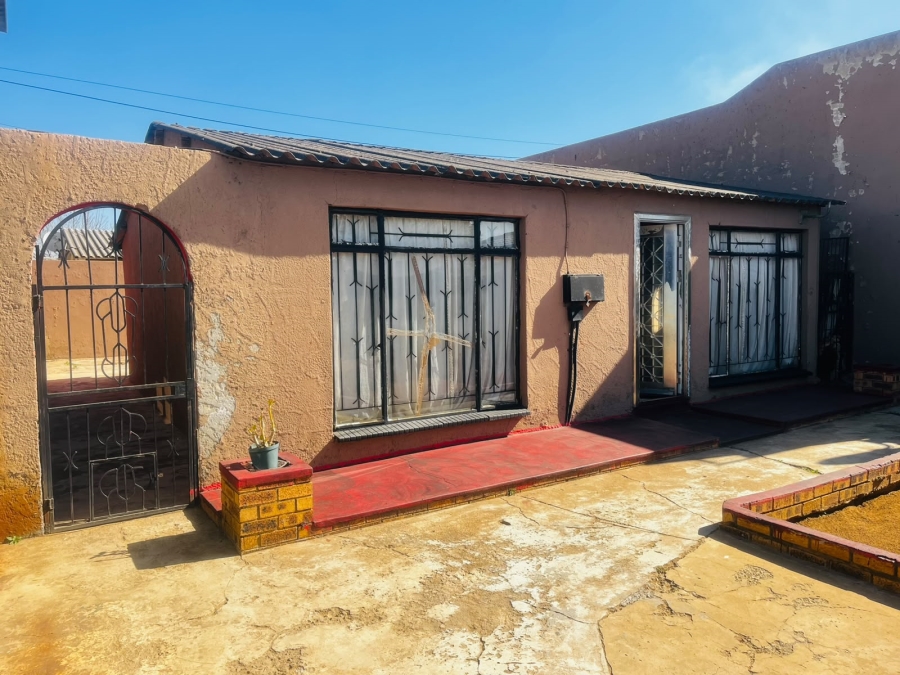 2 Bedroom Property for Sale in Daveyton Gauteng
