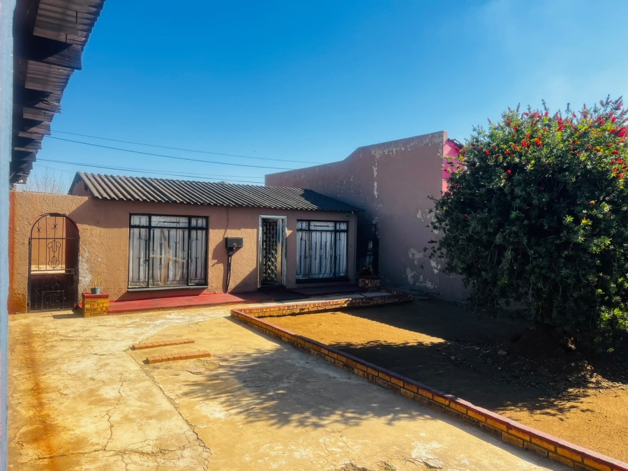 2 Bedroom Property for Sale in Daveyton Gauteng