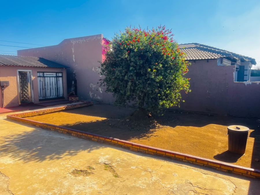 2 Bedroom Property for Sale in Daveyton Gauteng